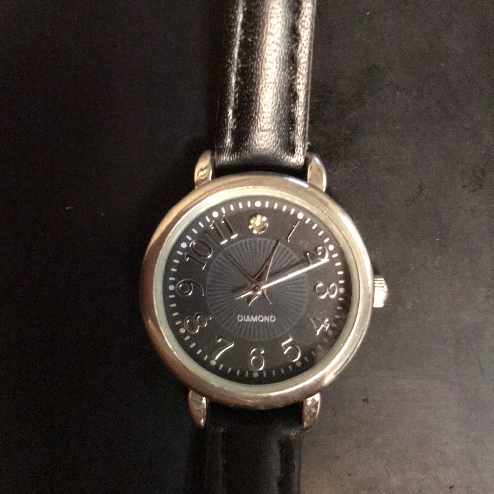 Diamond quartz wrist watch